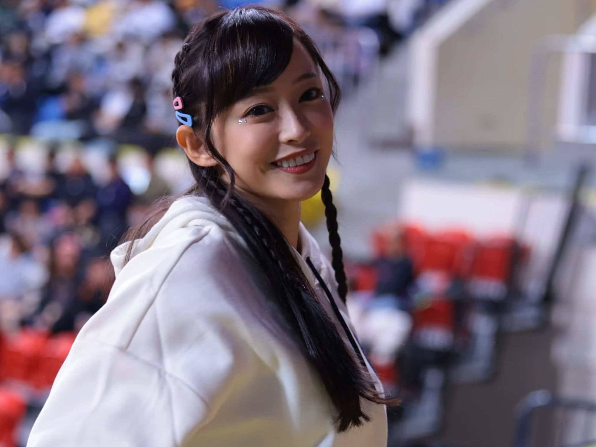 台湾省台北富邦勇士队赛前啦啦队表演，热舞挑起全场气氛的简单介绍