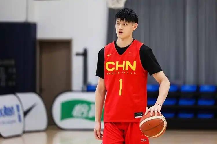 天博体育app-中国男篮结束欧洲拉练抵京曾凡博赴国家队报到的简单介绍