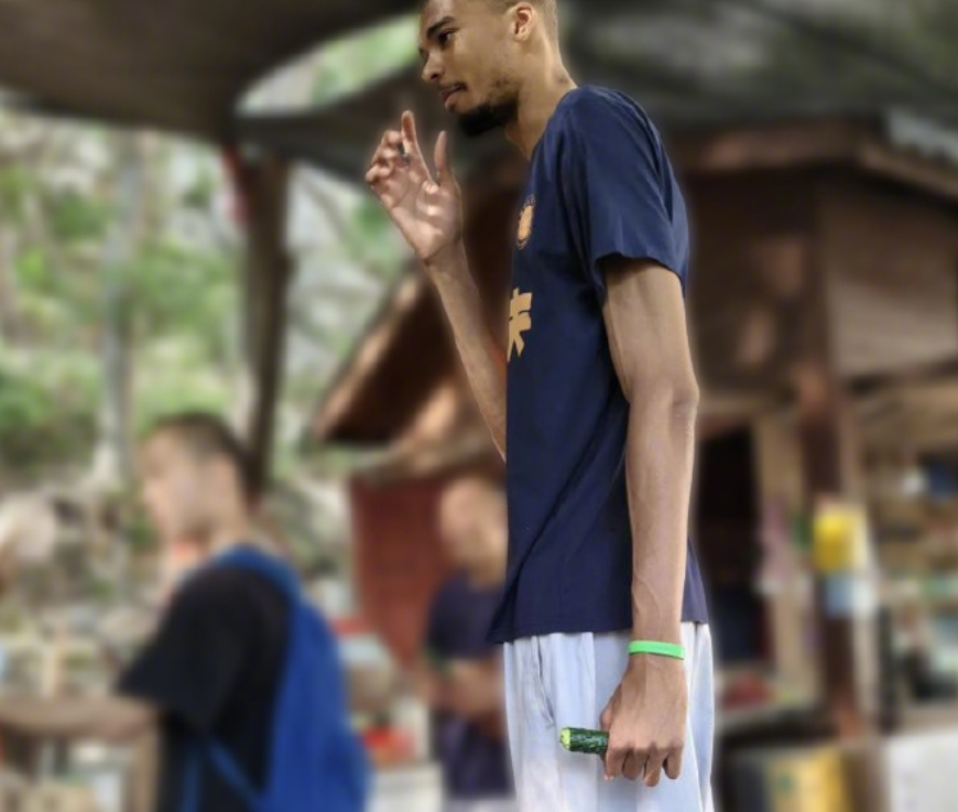 NBA第一“高”僧！一文回顾维克托-文班亚马中国之旅
