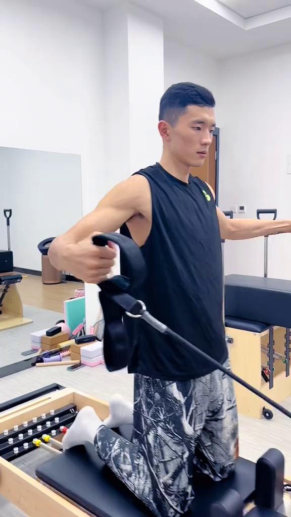 福建队球员陈林坚更新社媒vlog：伤愈后第一次随队比赛