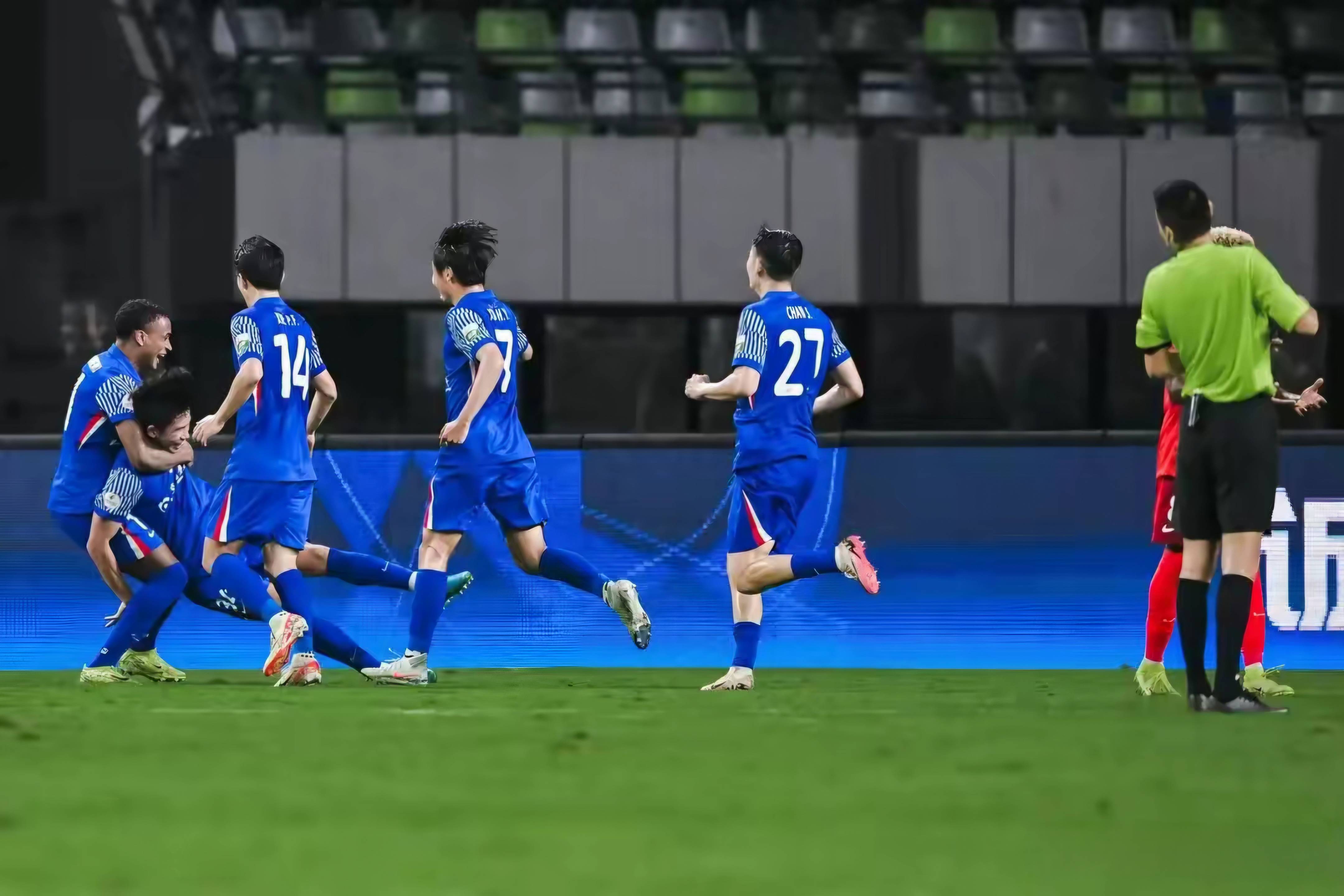 打破魔咒！申花终结客场对阵国安12连败独自领跑中超