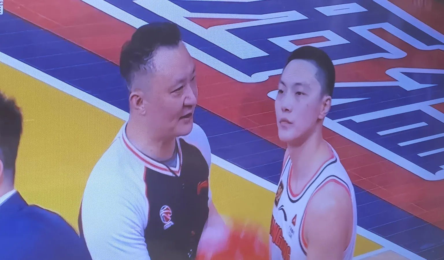 天博体育平台-胡明轩对阵荷兰，得到13分1篮板2抢断的简单介绍