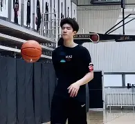 关于偰李永炜分享休赛期动态：当在球局上对位自己的好朋友的信息