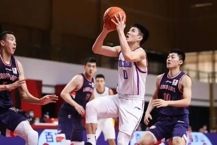 俱乐部杯-米奇26+17青岛胜同曦林崴19分的简单介绍
